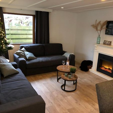 Hottub Forest Chalet Op De Veluwe! พุทเทิน ภายนอก รูปภาพ