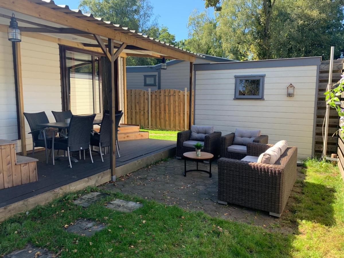 Hottub Forest Chalet Op De Veluwe! พุทเทิน ภายนอก รูปภาพ